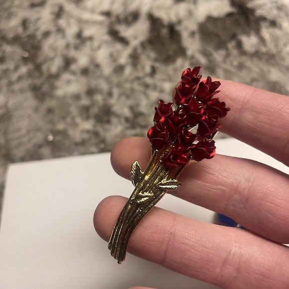 Lot Of 2 Brooch Pins Vintage - Modern Gold Tone Rose Flower Bouquet, Hummingbird - Picture 2 of 7